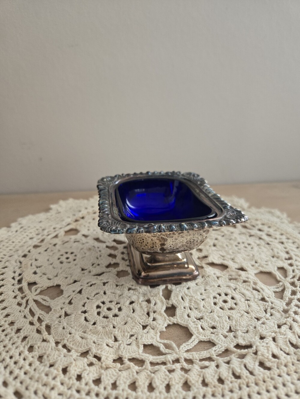 Vintage Silverplate & Cobalt Blue Glass Footed Salt Cellar Condiment Dish - Picture 4 of 8